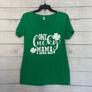 One Lucky Mama t shirt size medium